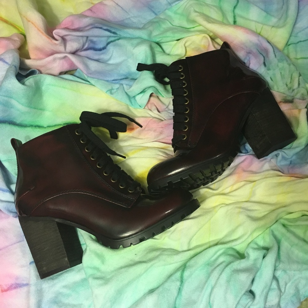 Burgundy Steve Madden Andie Boots sz 8.5